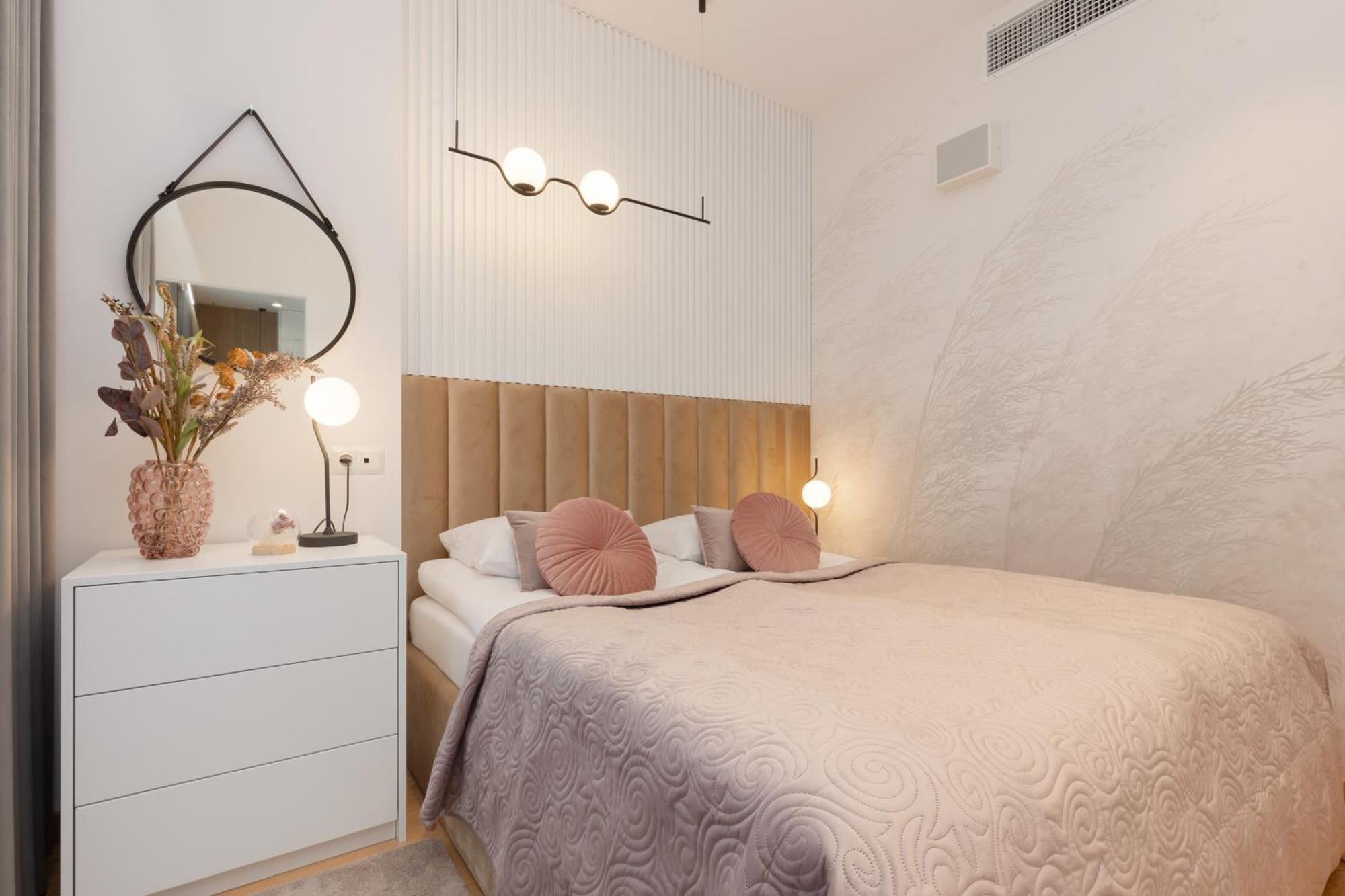 وارسو Exceptional Business Apartments By Noclegi Renters المظهر الخارجي الصورة
